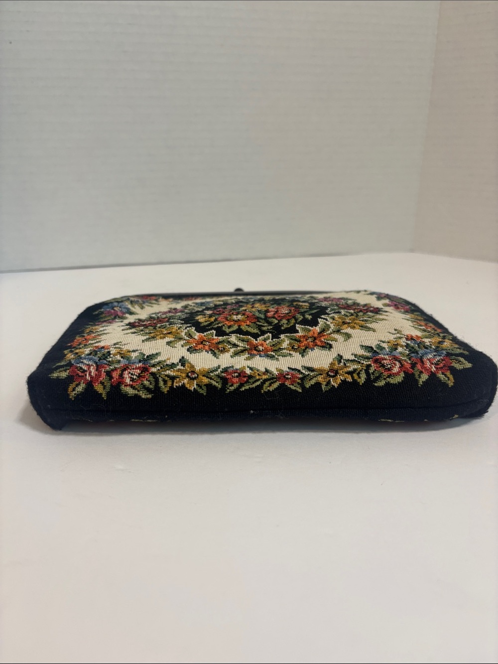 Vintage Style Handmade in Hong Kong Floral Tapestry Clutch Purse Black - Picture 4 of 8